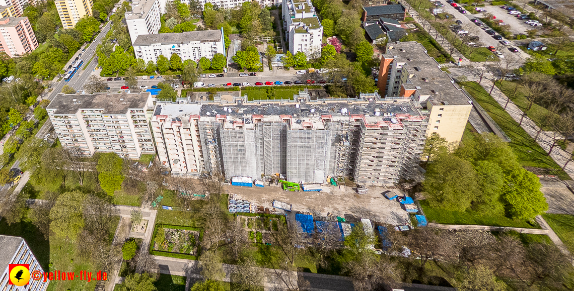 04.05.2023 - Luftbilder von der Fassadensanierung an der Kurt-Eisner-Straße in Neuperlach